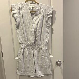 Grade and Gather Fun Gray Linen Ruffled Romper Size Small